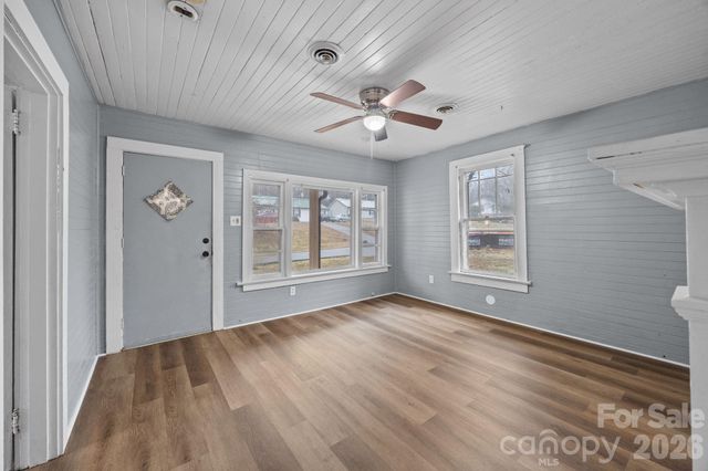 713 Second Street Place SW, Conover, NC 28613