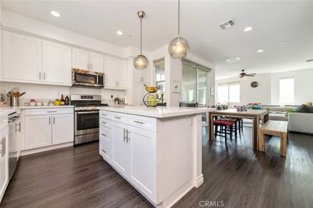 893 Tangelo Way 101, Corona, CA 92878