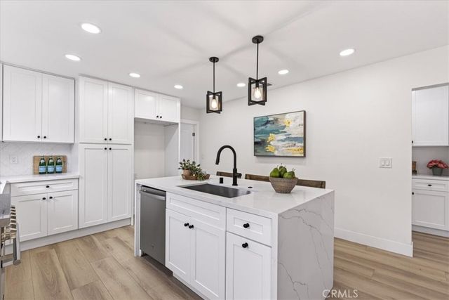 2430 S Cochran, Los Angeles, CA 90016
