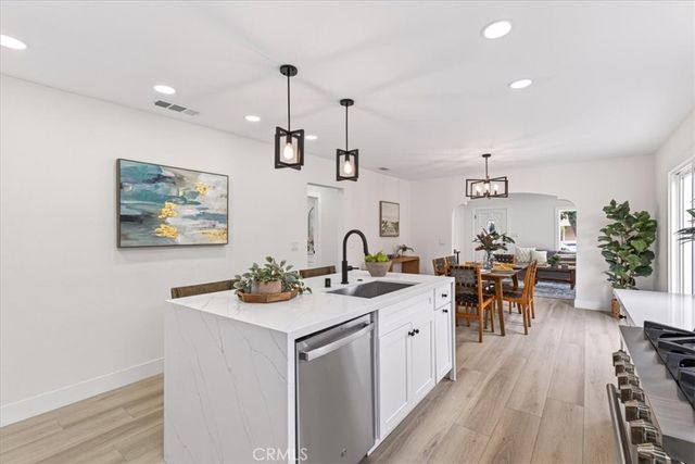2430 S Cochran, Los Angeles, CA 90016