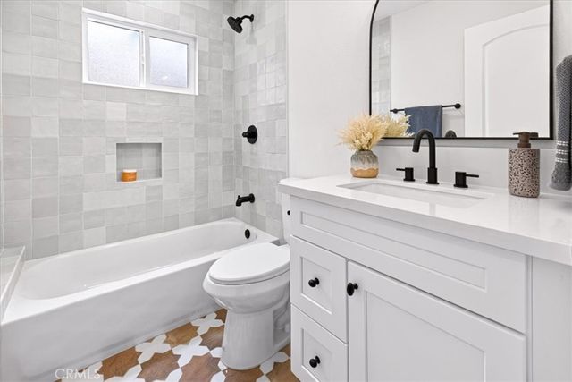 2430 S Cochran, Los Angeles, CA 90016