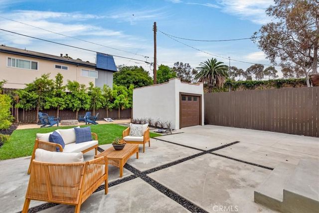 2430 S Cochran, Los Angeles, CA 90016