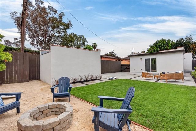 2430 S Cochran, Los Angeles, CA 90016