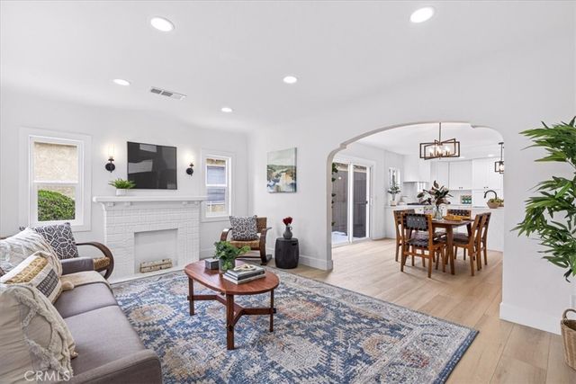 2430 S Cochran, Los Angeles, CA 90016