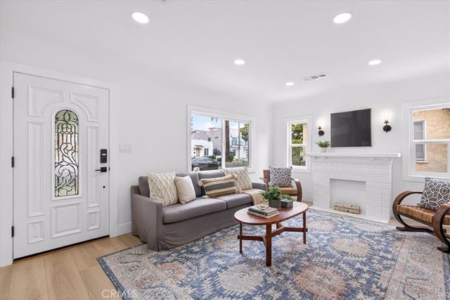 2430 S Cochran, Los Angeles, CA 90016