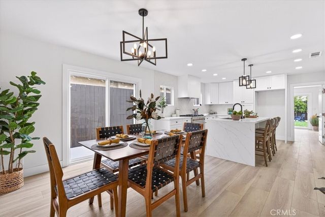 2430 S Cochran, Los Angeles, CA 90016