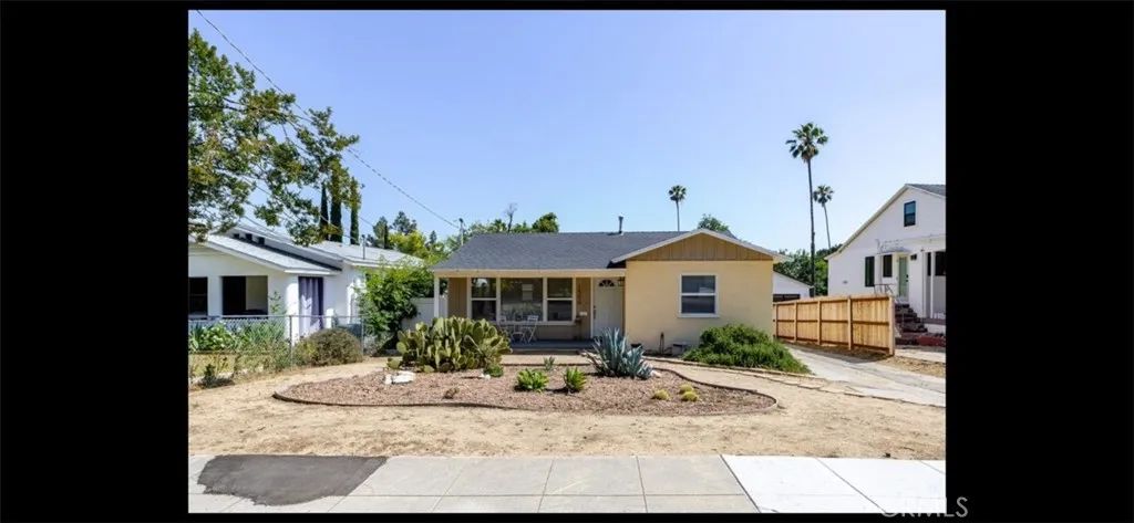 1498 E Topeka, Pasadena, CA 91104