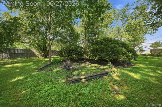 29156 Coolidge Street, Roseville, MI 48066