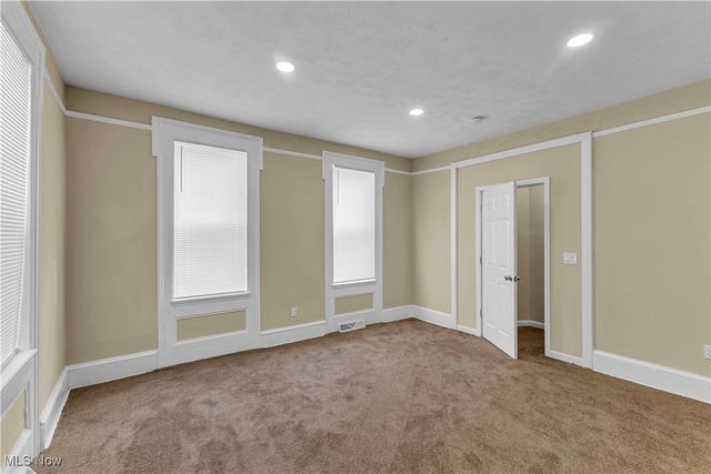 2400 Oberlin Avenue, Lorain, OH 44052