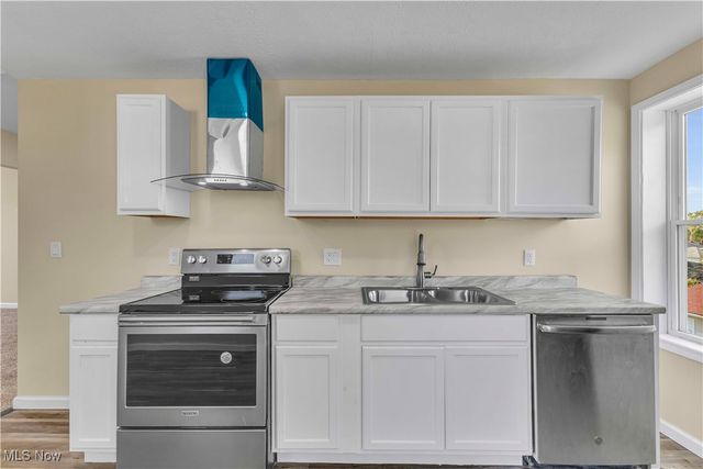 2400 Oberlin Avenue, Lorain, OH 44052