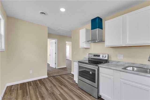 2400 Oberlin Avenue, Lorain, OH 44052