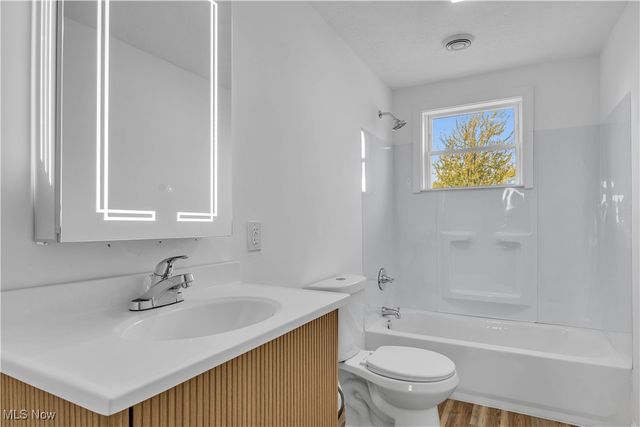 2400 Oberlin Avenue, Lorain, OH 44052