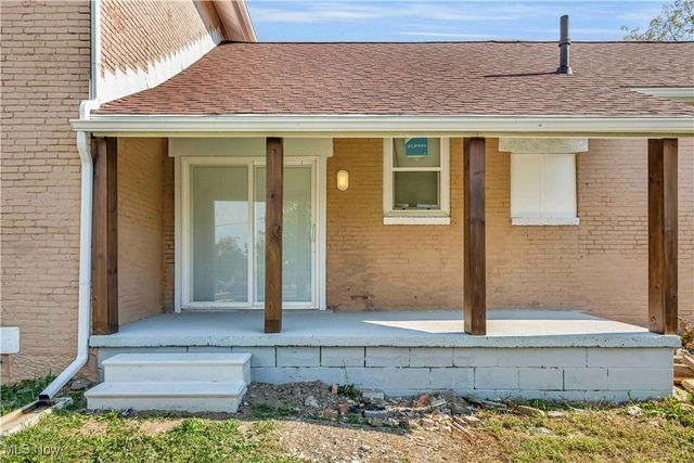 2400 Oberlin Avenue, Lorain, OH 44052