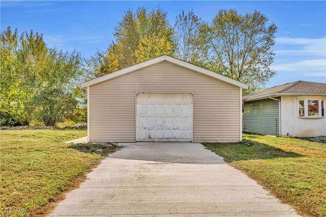 2400 Oberlin Avenue, Lorain, OH 44052