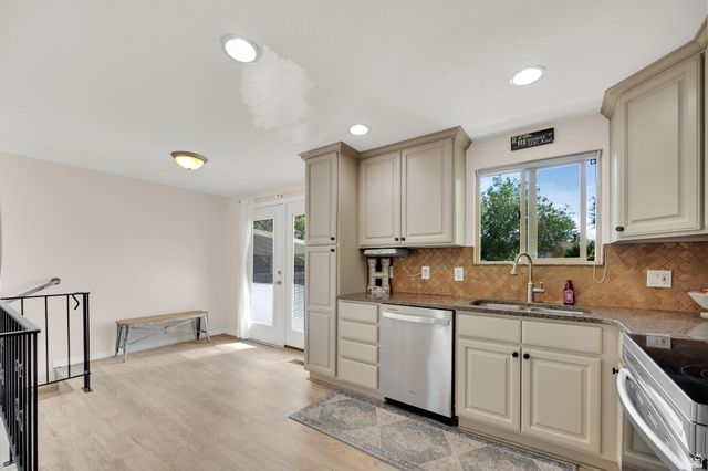 1142 E TURQUOISE WAY, Sandy, UT 84094
