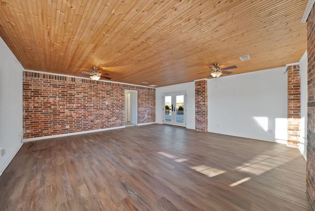 109 Pioneer Court, Waxahachie, TX 75167