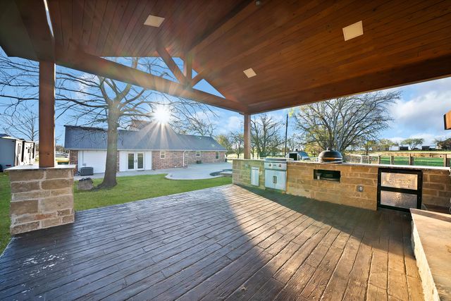 109 Pioneer Court, Waxahachie, TX 75167