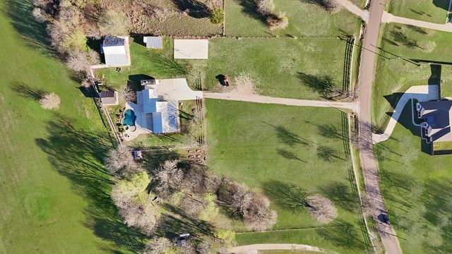 109 Pioneer Court, Waxahachie, TX 75167