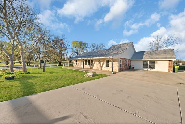 109 Pioneer Court, Waxahachie, TX 75167