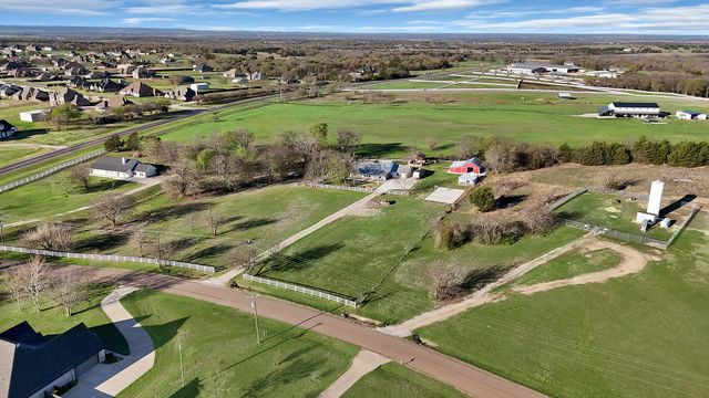 109 Pioneer Court, Waxahachie, TX 75167