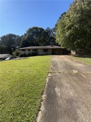 4161 Partridge Drive, Douglasville, GA 30135
