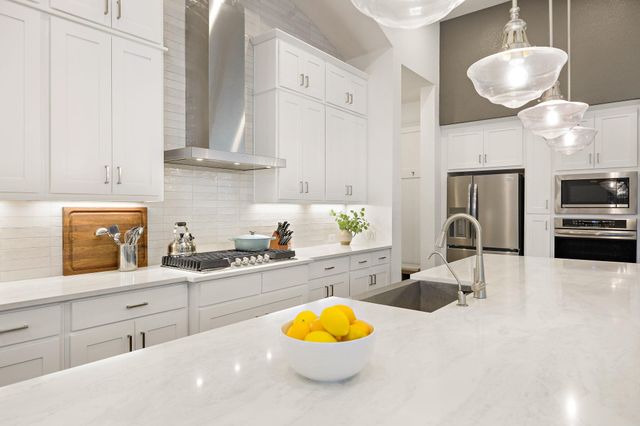 412 Great Lawn BND, Liberty Hill, TX 78642