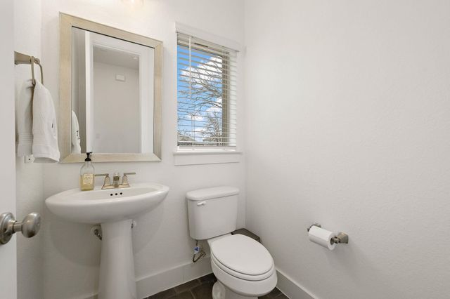 412 Great Lawn BND, Liberty Hill, TX 78642