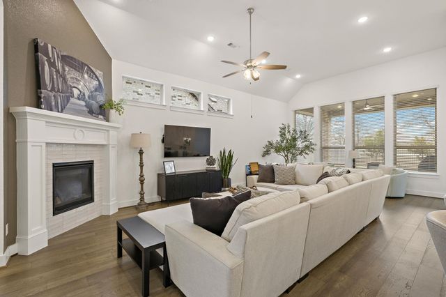 412 Great Lawn BND, Liberty Hill, TX 78642