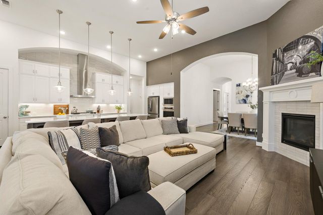 412 Great Lawn BND, Liberty Hill, TX 78642