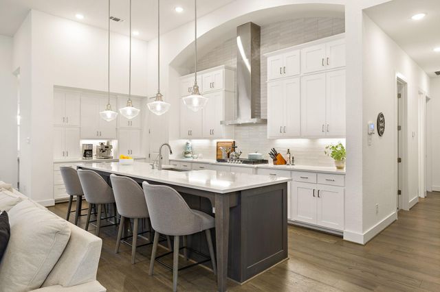 412 Great Lawn BND, Liberty Hill, TX 78642