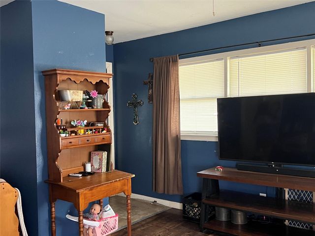 909 Peach Street, El Campo, TX 77437