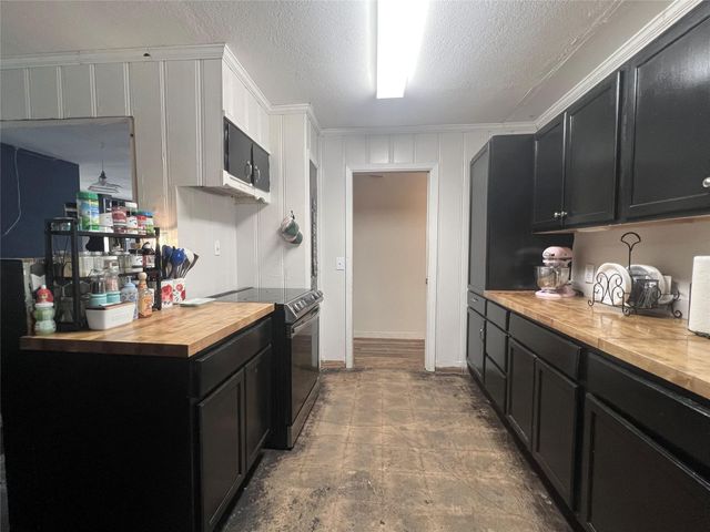 909 Peach Street, El Campo, TX 77437