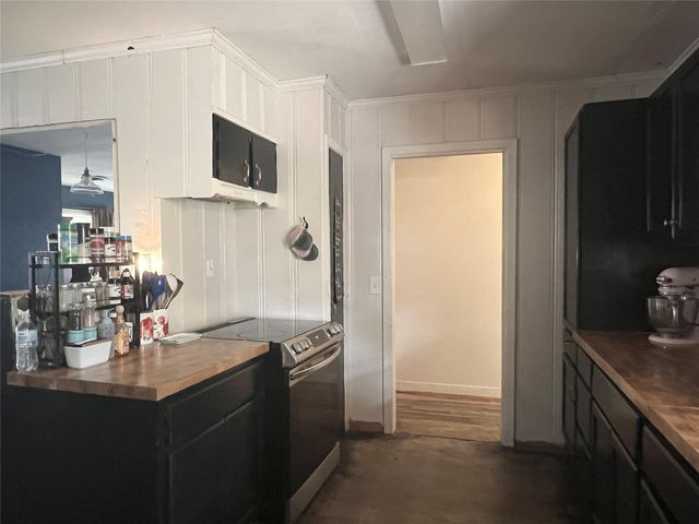 909 Peach Street, El Campo, TX 77437