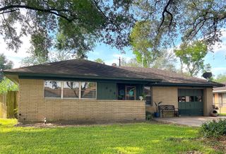 909 Peach Street, El Campo, TX 77437