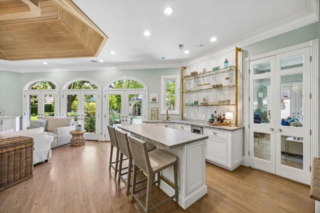 597 Piney Point Road, Piney Point Village, TX 77024