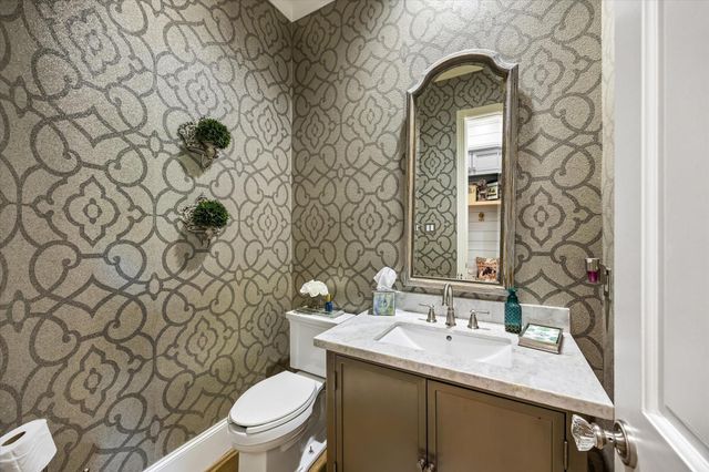 597 Piney Point Road, Piney Point Village, TX 77024