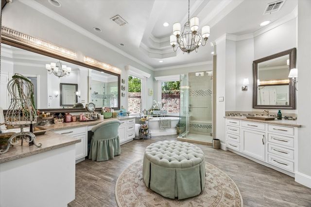597 Piney Point Road, Piney Point Village, TX 77024