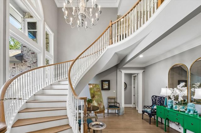597 Piney Point Road, Piney Point Village, TX 77024