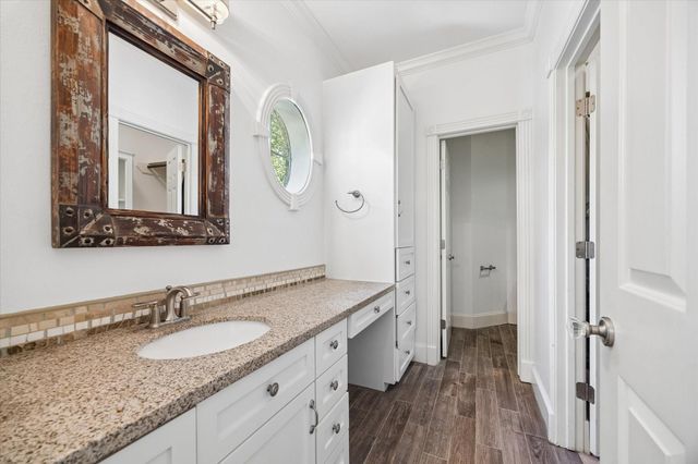 597 Piney Point Road, Piney Point Village, TX 77024