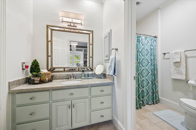 597 Piney Point Road, Piney Point Village, TX 77024