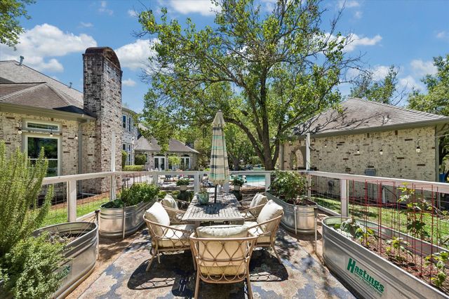 597 Piney Point Road, Piney Point Village, TX 77024