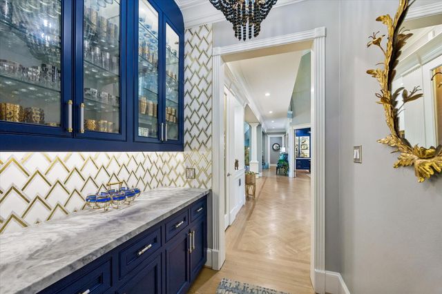 597 Piney Point Road, Piney Point Village, TX 77024