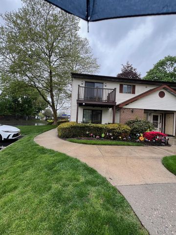 615 Broadway 2, Amityville, NY 11701