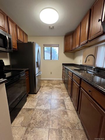 615 Broadway 2, Amityville, NY 11701
