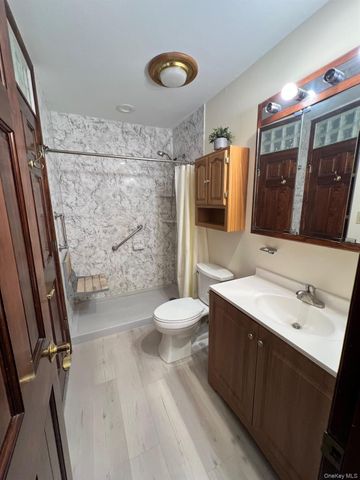 615 Broadway 2, Amityville, NY 11701
