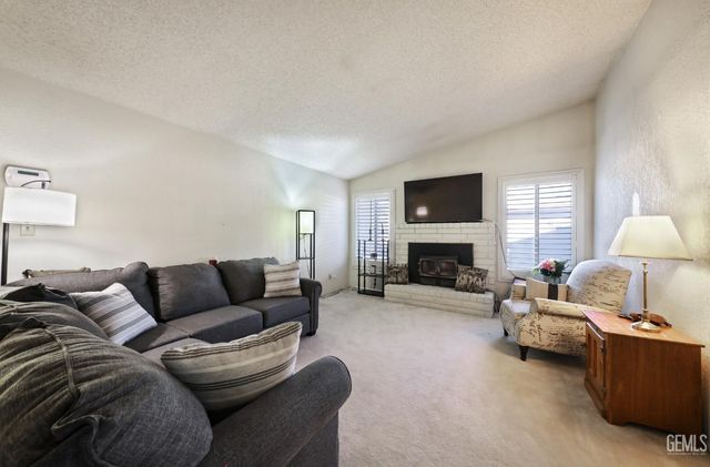 4109 Tyndall Avenue, Bakersfield, CA 93313
