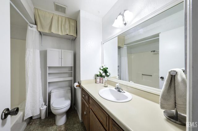 4109 Tyndall Avenue, Bakersfield, CA 93313