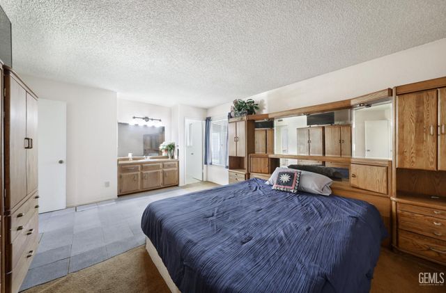 4109 Tyndall Avenue, Bakersfield, CA 93313