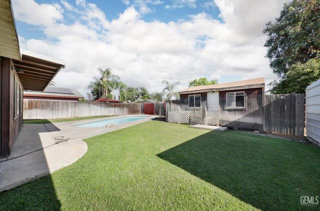 4109 Tyndall Avenue, Bakersfield, CA 93313