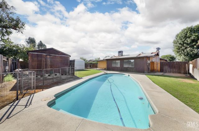 4109 Tyndall Avenue, Bakersfield, CA 93313